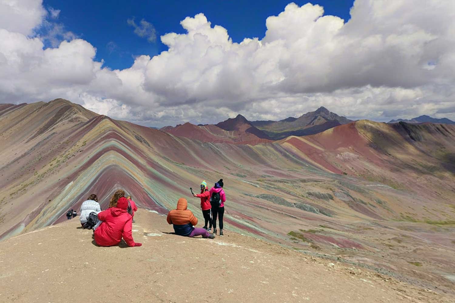 Lee más sobre el artículo Vinicunca: La Montaña de 7 Colores de Cusco – Perú